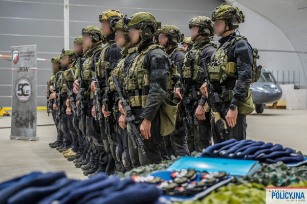 Uroczyste zakończenie kursu bazowego policjantów służby kontrterrorystycznej - Foto: Jacek Herok Gazeta Policyjna