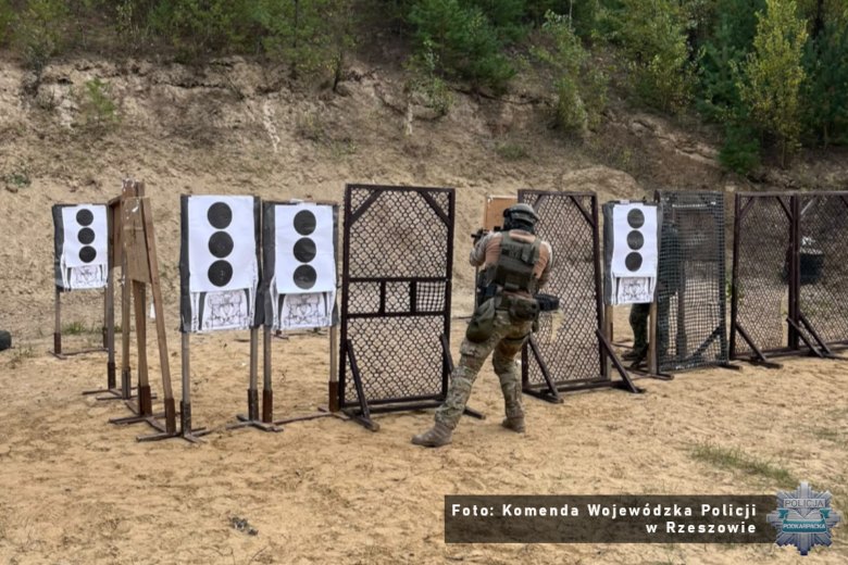 Instruktaż przed strzelaniem podczas szkolenia SPKP